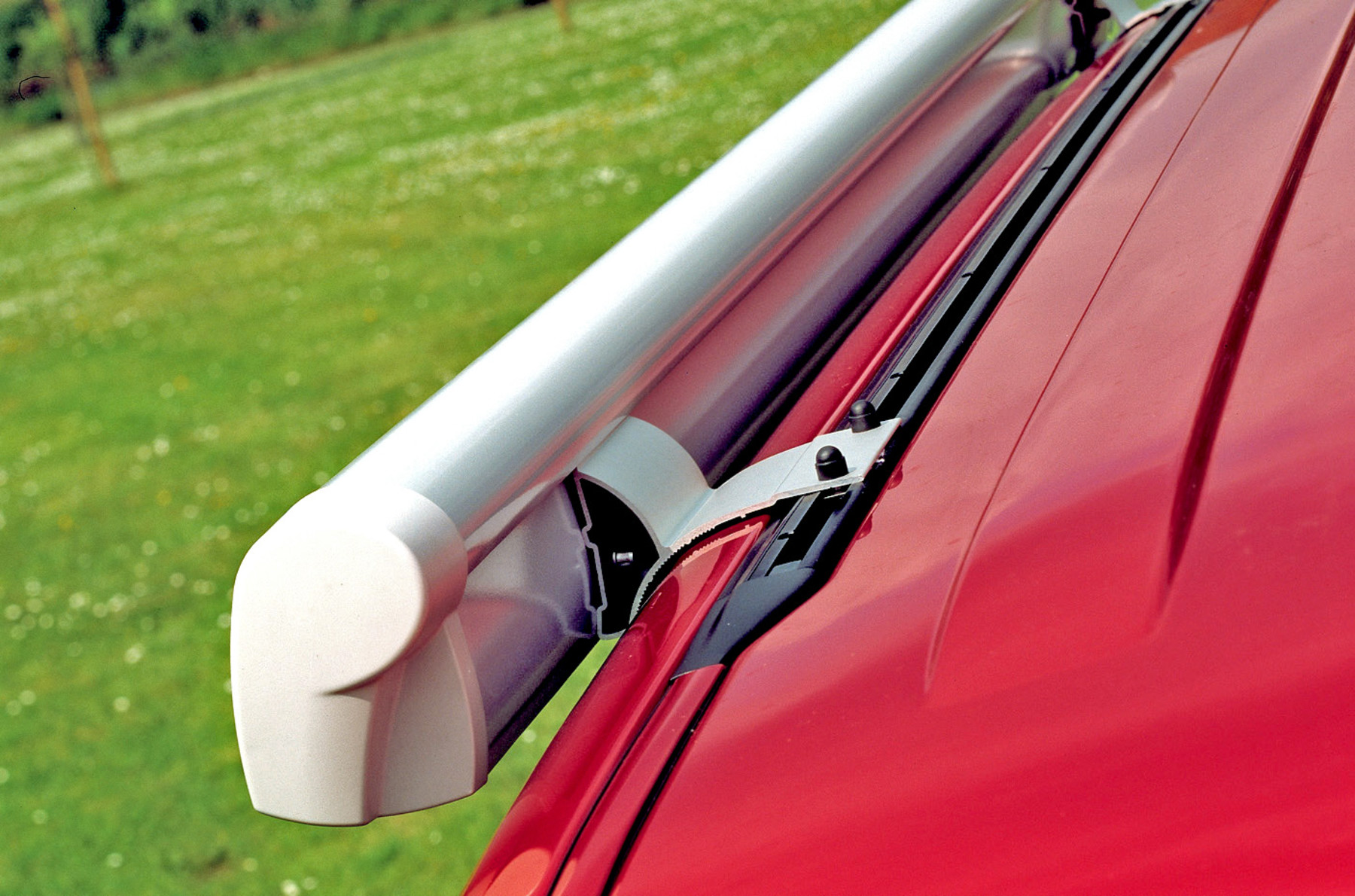 Thule Omnistor 5102 hellgrau 260x200 cm Thule Omnistor 5102 hellgrau 260x200 cm