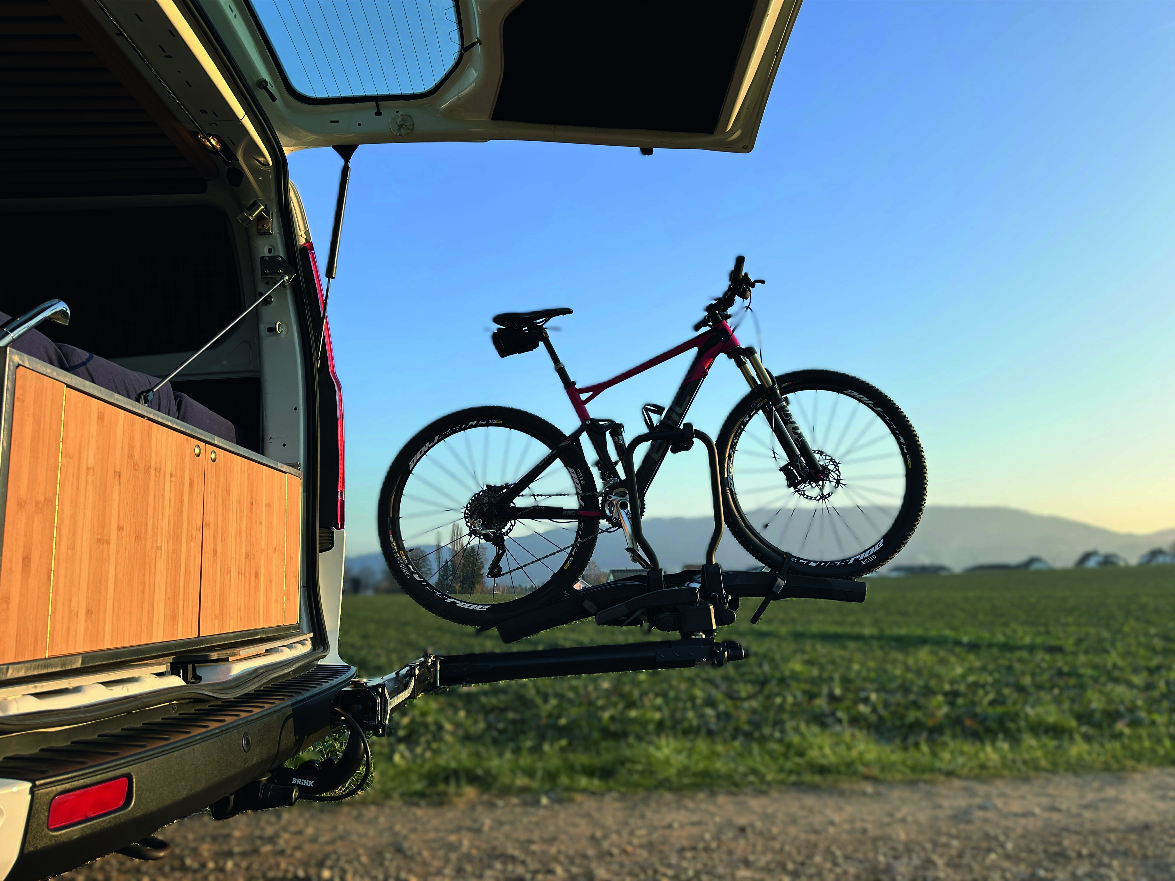 EuroCarry - The SpaceMaker linksschwenkend